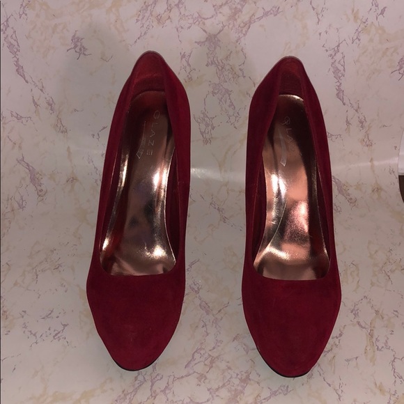 Red Heels - Picture 1 of 2